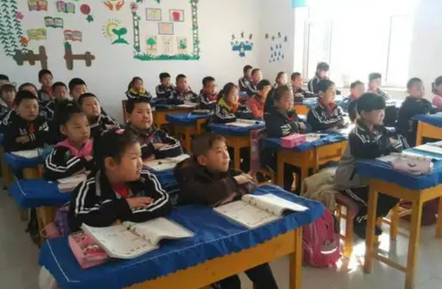 体现在讲堂教育的精准化上更体现在优质