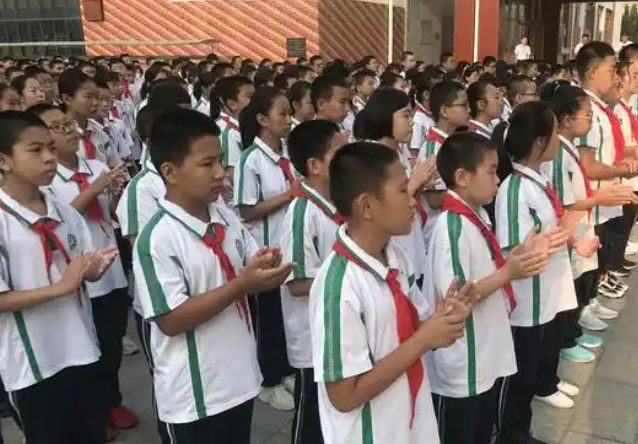 重教传统推动全社会进一步构成关心保护与尊重教师的良好氛围