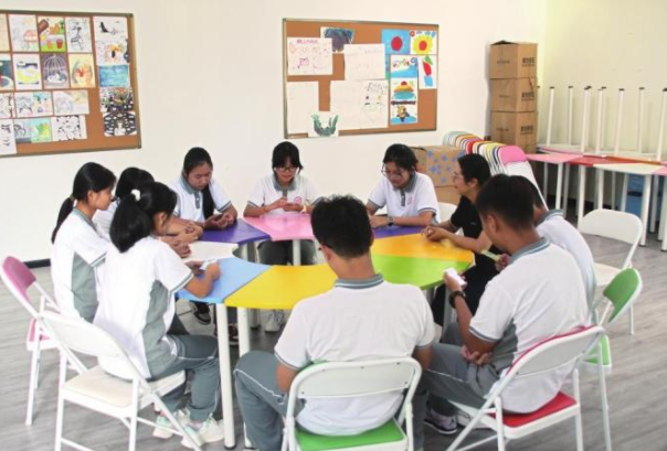 大力改善职业教育办学条件稳步推进职业教育一核两翼整合办学