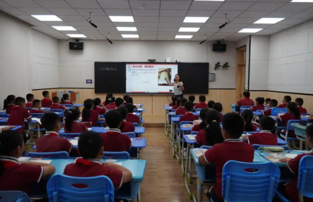 数字红利惠及城乡每一名学生为区域教育