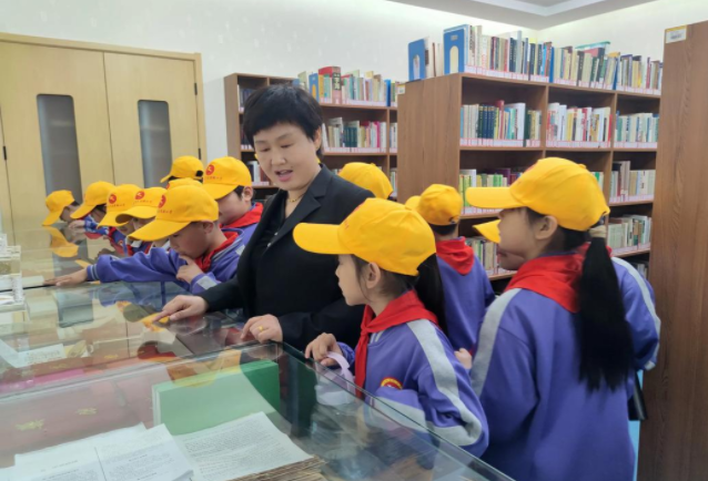 激起学习兴趣激活中小学科学教育生机不