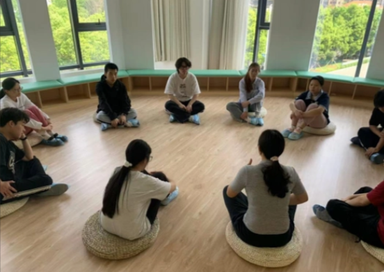 护航学生心思健康为主线深入阐释了心思