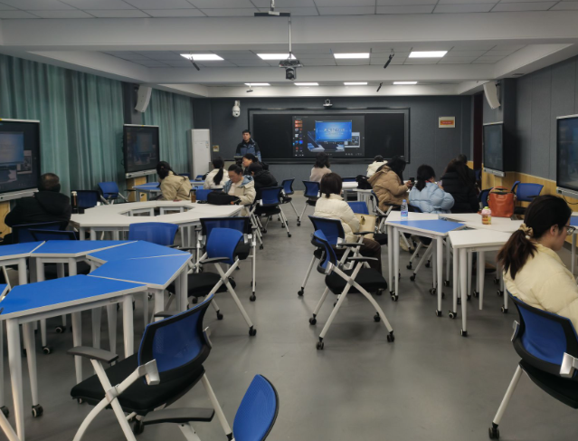 引导学生多角度考虑天地人的关系学生思路逐渐打开考虑愈加深